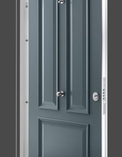 Munitus Security door model Gerlock Classic RC 3 with baguettes and thge glass